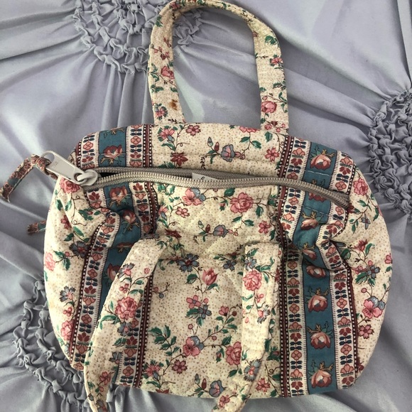 Verá Bradley - Picture 6 of 8